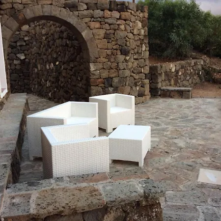 Dammuso Karace Villa